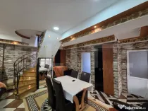 Doua case de vanzare, cu 9 camere, 320 mp, Turda