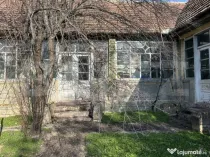 Casa pitoreasca, 4 camere, 180 mp, zona Beregsau Mare