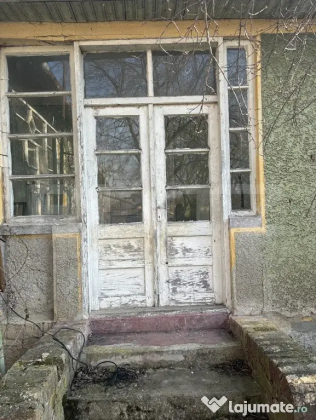 Casa pitoreasca, 4 camere, 180 mp, zona Beregsau Mare