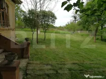 Casa demolabila, 50 mp, cu 1800 mp teren, zona Cosoveni