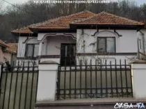 Casa situata în Oras Tismana - Isvarna