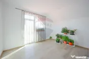 Casă cu 5 camere de vânzare în zona Episcopia Bihorului 