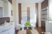 Casă cu 5 camere de vânzare în zona Episcopia Bihorului 