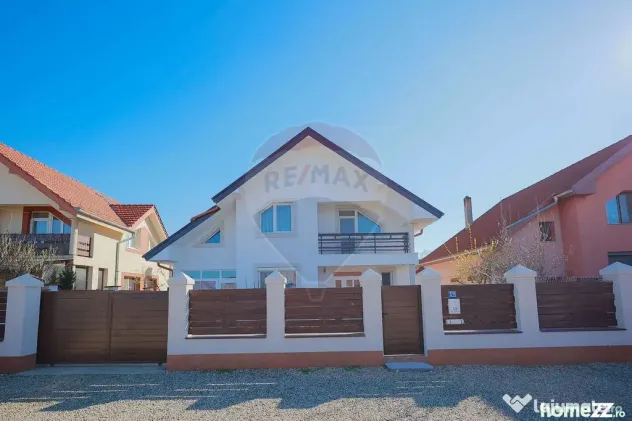 Casă cu 5 camere de vânzare în zona Episcopia Bihorului