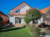 Casă cu 5 camere de vânzare în zona Episcopia Bihorului 