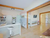 Casă cu 5 camere de vânzare în zona Episcopia Bihorului 