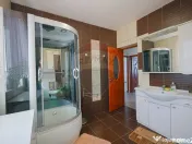 Casă cu 5 camere de vânzare în zona Episcopia Bihorului 