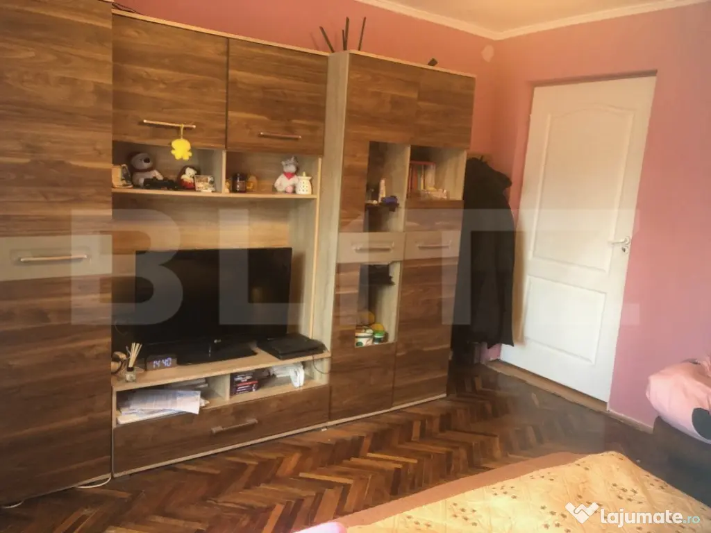 Casa cu 3 camere si anexe, 170 mp, zona Carpati 2