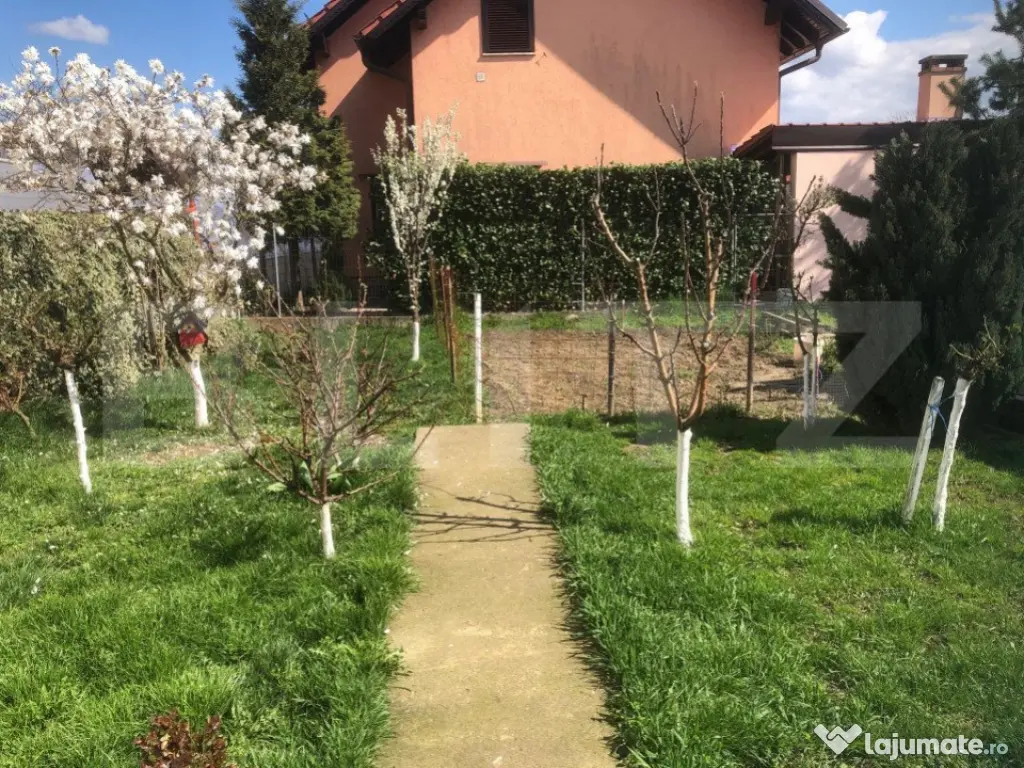 Casa cu 3 camere si anexe, 170 mp, zona Carpati 2