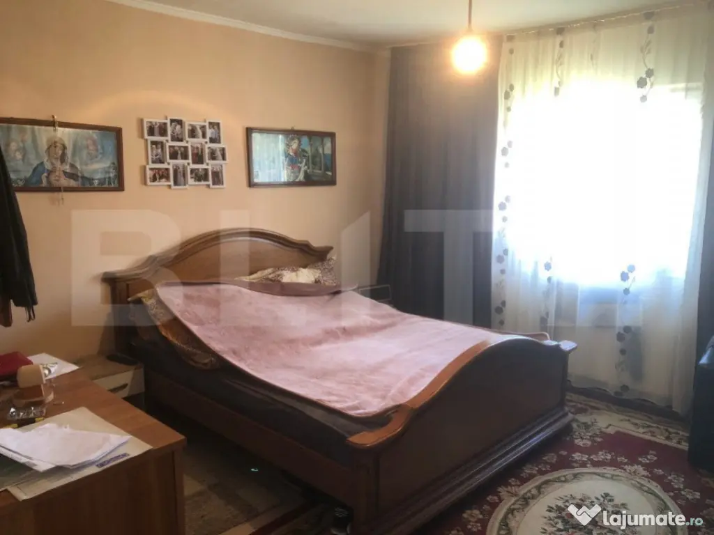 Casa cu 3 camere si anexe, 170 mp, zona Carpati 2