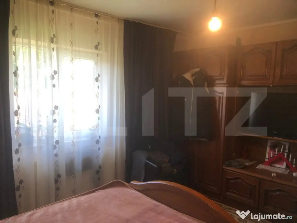 Casa cu 3 camere si anexe, 170 mp, zona Carpati 2