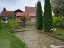 Casa de vanzare, cu 6 camere, 160 mp, zona Barcani