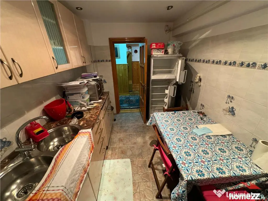 Apartament 3 camere de in Sud, etaj 3, CT, izolat