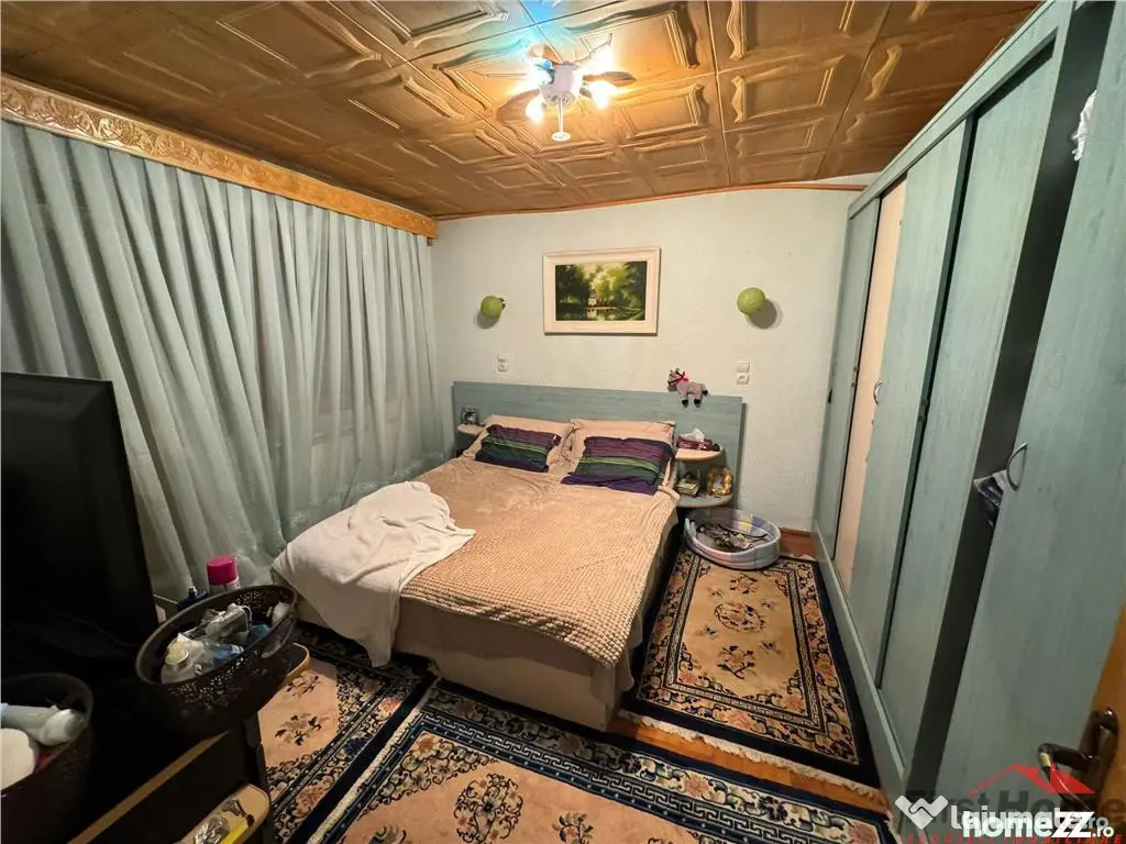 Apartament 3 camere de in Sud, etaj 3, CT, izolat