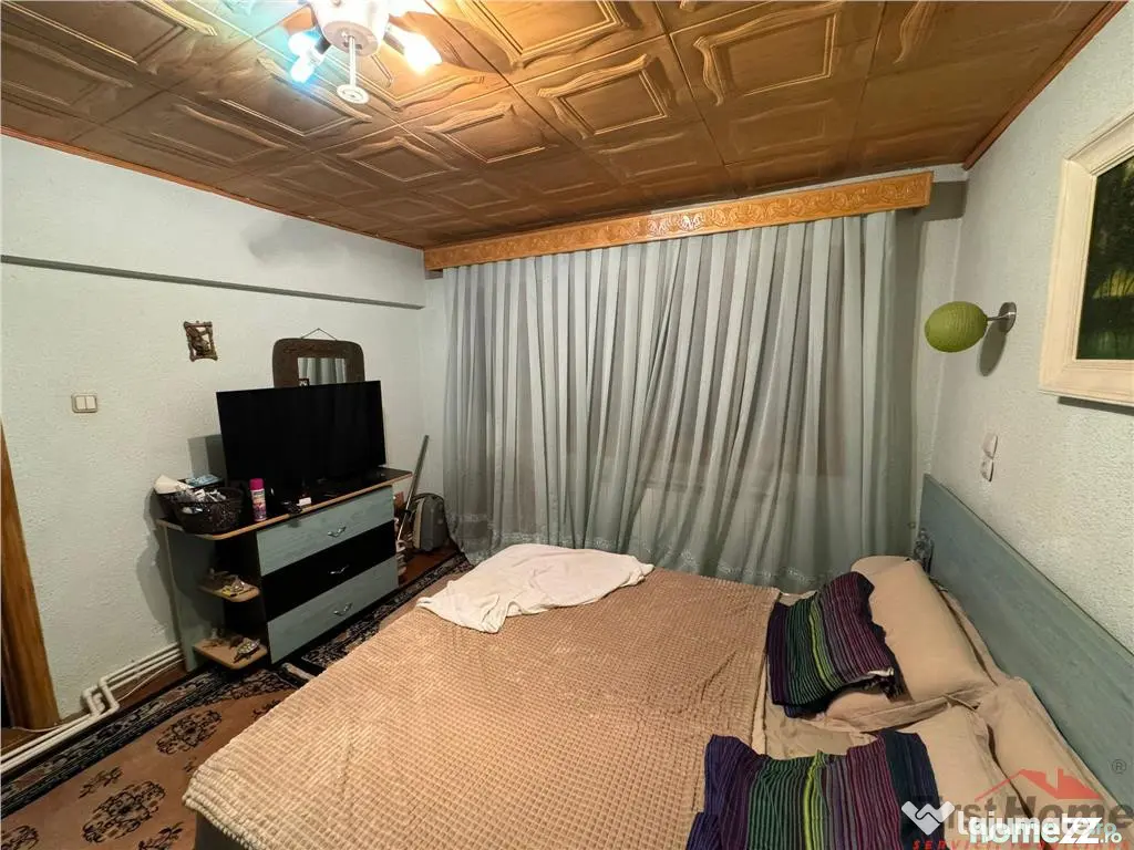 Apartament 3 camere de in Sud, etaj 3, CT, izolat