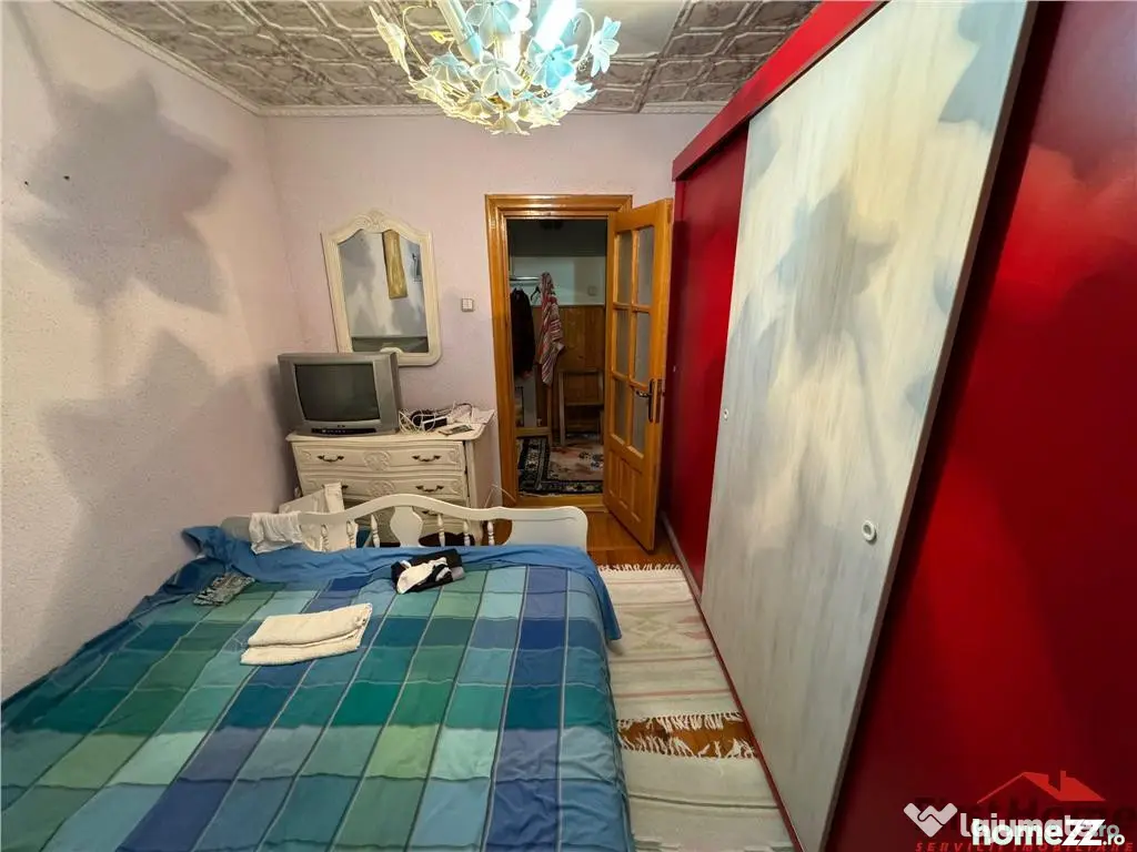 Apartament 3 camere de in Sud, etaj 3, CT, izolat