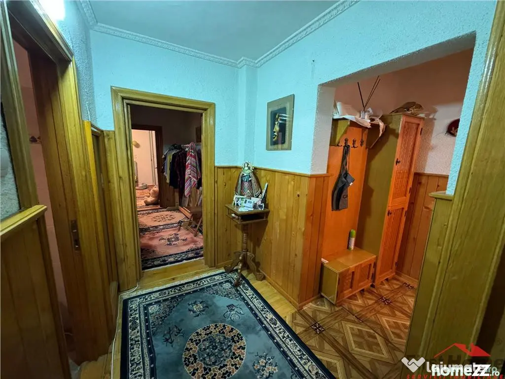 Apartament 3 camere de in Sud, etaj 3, CT, izolat