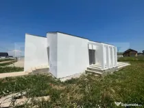 Casa pe parter cu un design deosebit, zona nordica / Simnicu