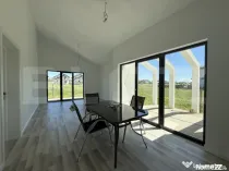 Casa pe parter cu un design deosebit, zona nordica / Simnicu