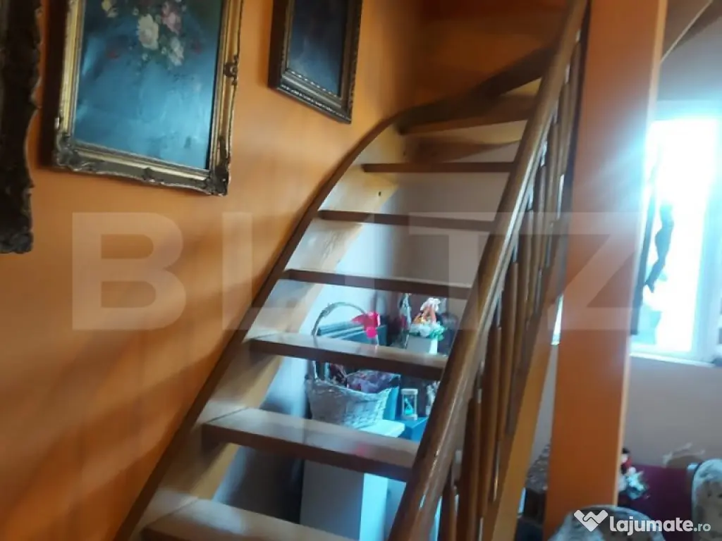 Casa, 4 camere, 90 mp, zona Budai