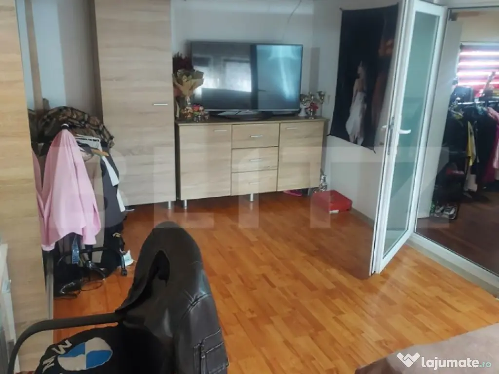 Casa, 4 camere, 90 mp, zona Budai