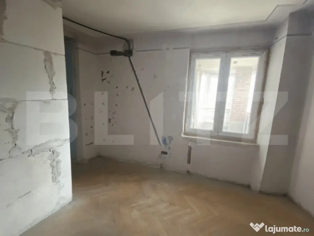 Apartament de vânzare - Semifinisat - Zona Centrală