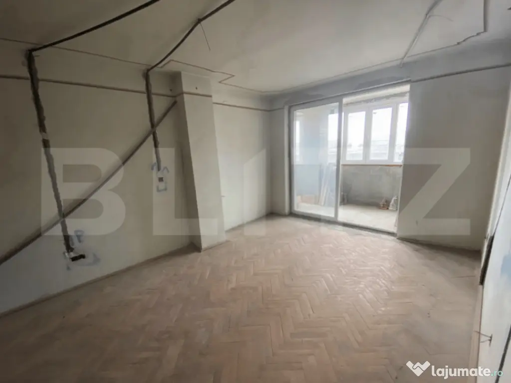 Apartament de vânzare - Semifinisat - Zona Centrală
