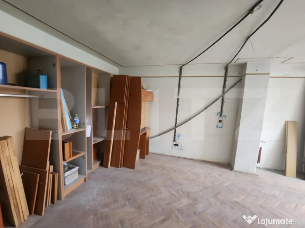 Apartament de vânzare - Semifinisat - Zona Centrală