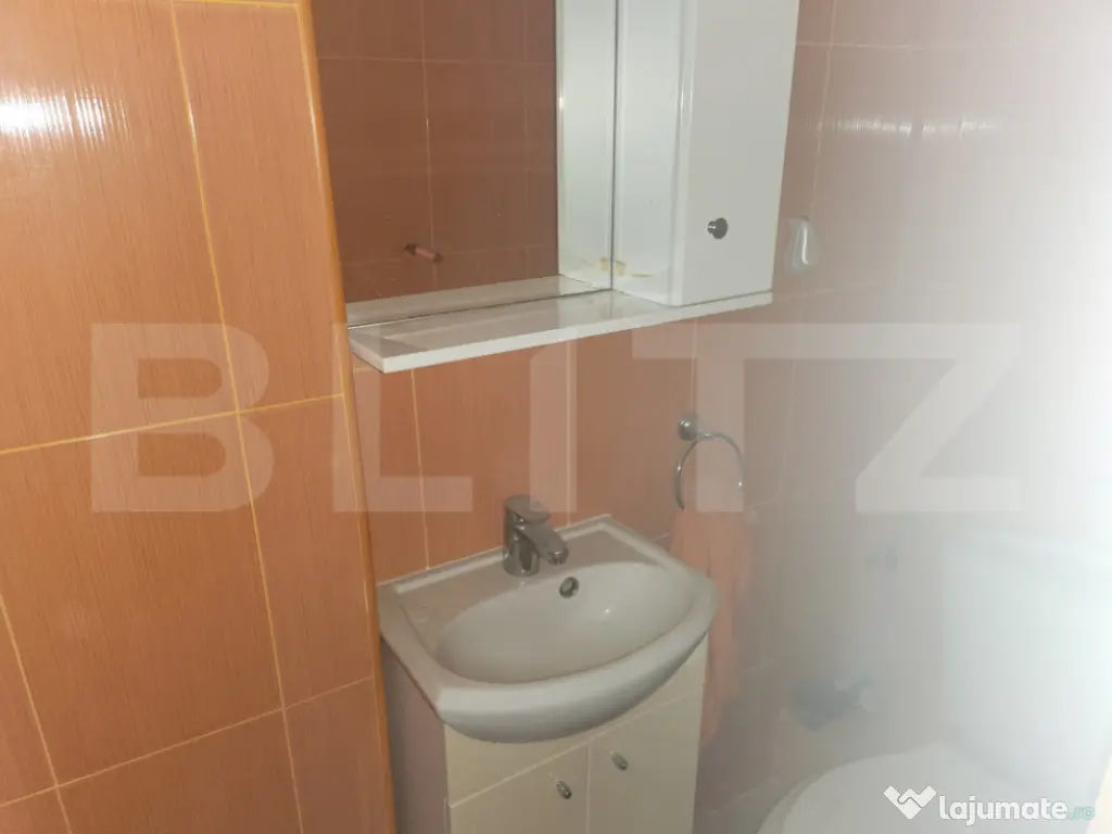 Apartament de vânzare - Semifinisat - Zona Centrală
