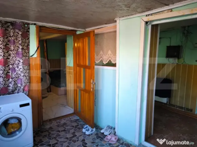 Casa parter 70 mp utili si 185 mp teren stradal, zona Ambasa