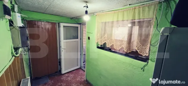 Casa parter 70 mp utili si 185 mp teren stradal, zona Ambasa