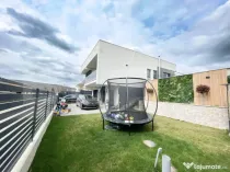Casă la cheie cu piscină infinity, zona Valea Seaca