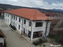 Pensiune de vanzare, 6 camere, 370 mp, zona Arcani