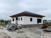 Casa individuala-3 camere-Toate utilitatile-Asfalt-STB-Mutar 