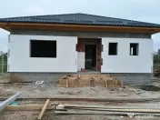 Casa individuala-3 camere-Toate utilitatile-Asfalt-STB-Mutar 