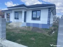 Casă de vânzare cu 3 camere, 105 mp, zona linistita, Bistr