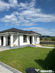 Casă de vânzare ,Zona Pensiunea Morariu 105 mp, zona lini