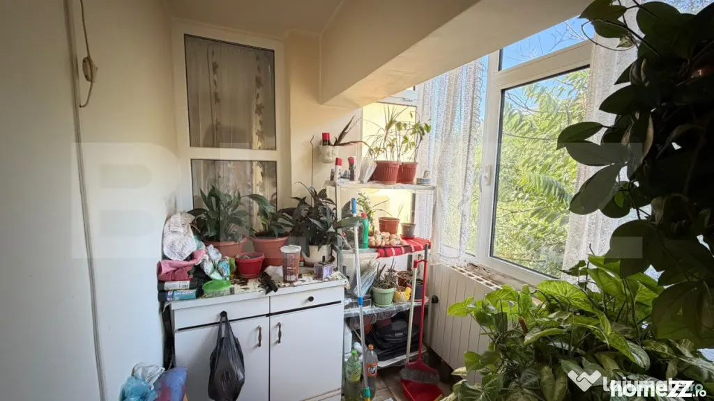 Apartament 4 camere decomandat,97 mp, zona parcul Romanescu