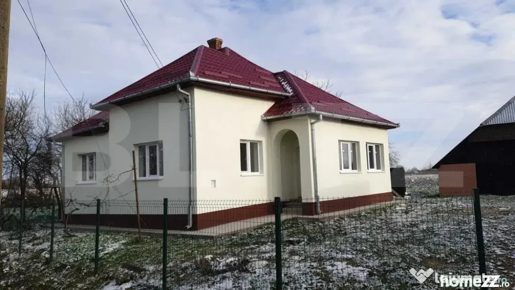 Casa de vanzare cu 3 camere, 2050 mp, zona Tatarasti
