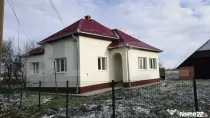 Casa de vanzare cu 3 camere, 2050 mp, zona Tatarasti