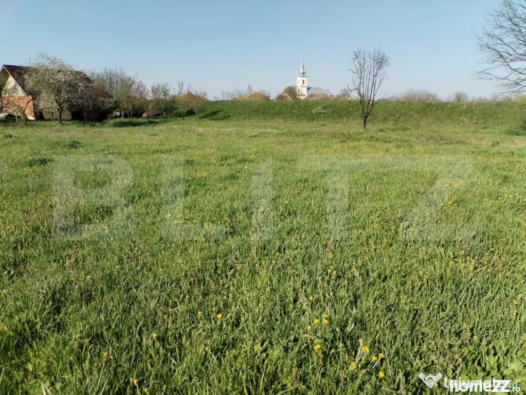 Casa de vanzare cu 3 camere, 2050 mp, zona Tatarasti