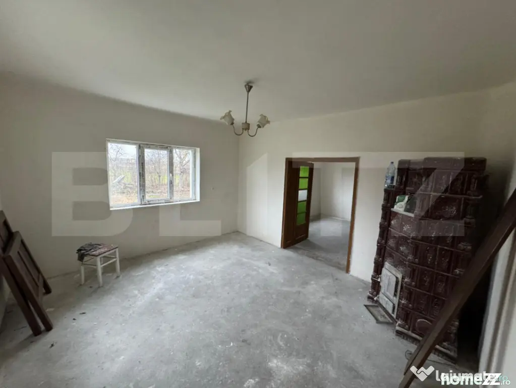 Casa de vanzare cu 3 camere, 2050 mp, zona Tatarasti
