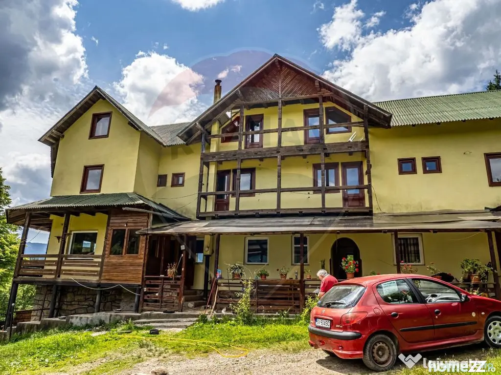 Vila / Pensiune cu 20 camere de vânzare în Câmpulung M...
