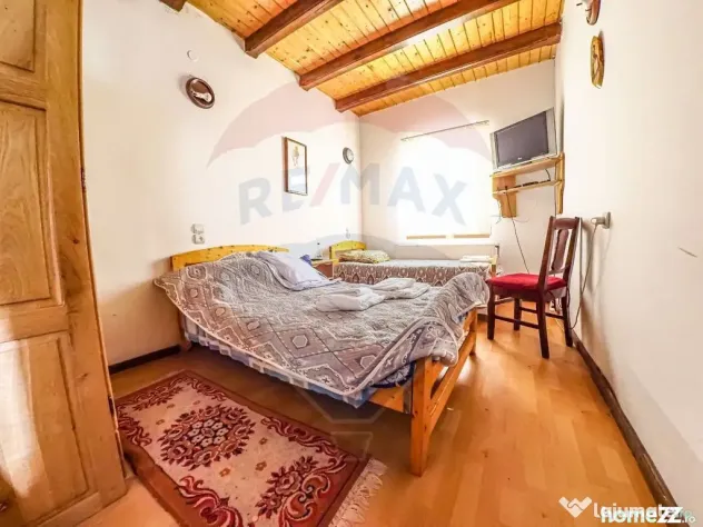 Vila / Pensiune cu 20 camere de vânzare în Câmpulung M...