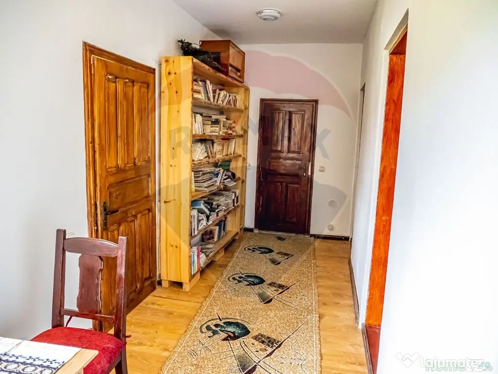 Vila / Pensiune cu 20 camere de vânzare în Câmpulung M...
