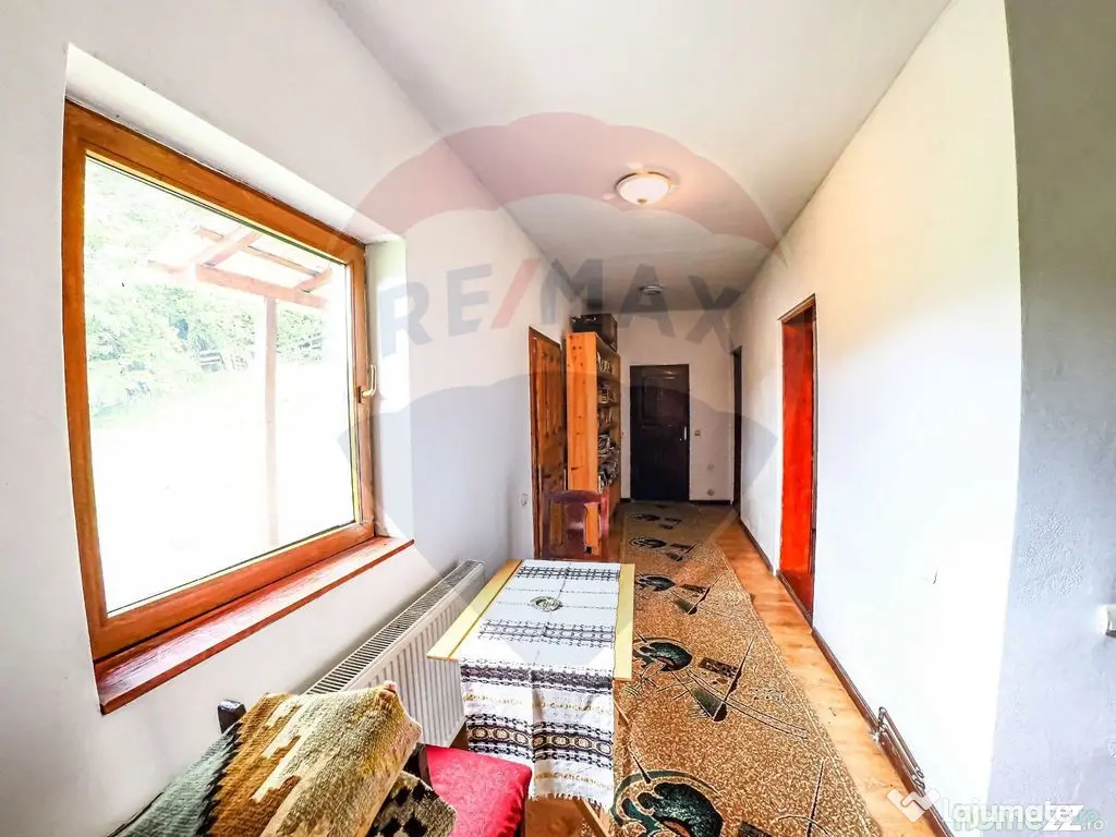 Vila / Pensiune cu 20 camere de vânzare în Câmpulung M...