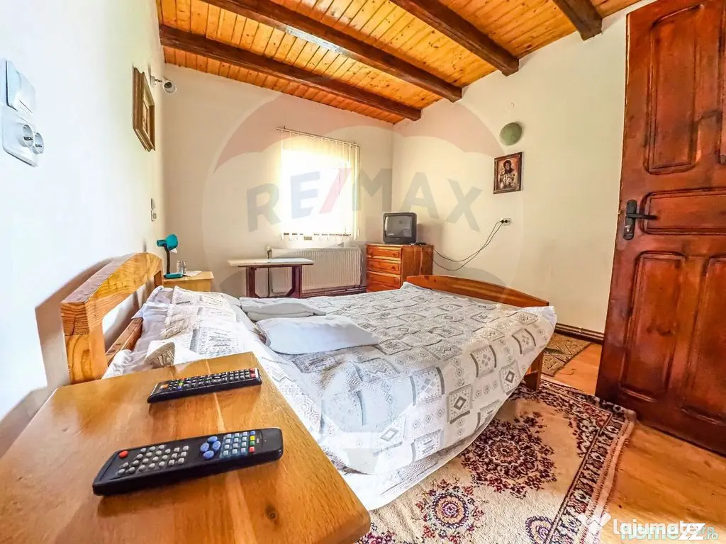 Vila / Pensiune cu 20 camere de vânzare în Câmpulung M...