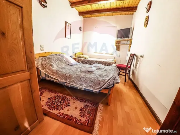 Vila / Pensiune cu 20 camere de vânzare în Câmpulung M...