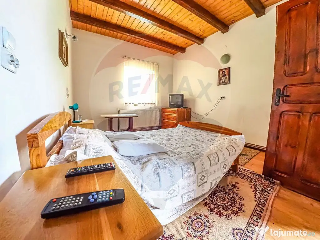 Vila / Pensiune cu 20 camere de vânzare în Câmpulung M...