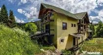Vila / Pensiune cu 20 camere de vânzare în Câmpulung M...